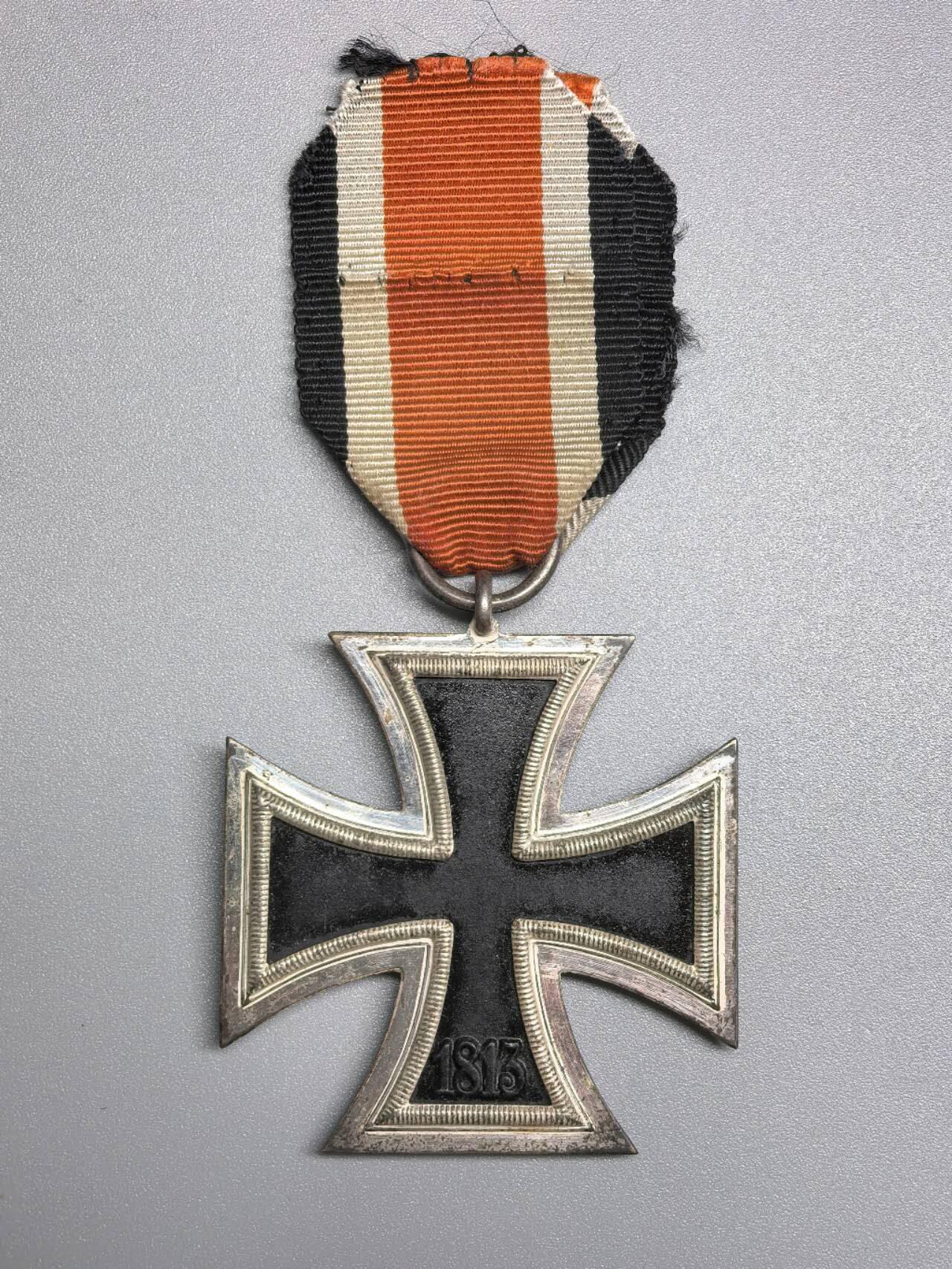 小驴勋章奖章收藏1月17日周六晚六点拍卖（珍爱和平，收藏战争，铭记历史，勿忘国耻，忠党爱国。有偿代拍，送拍规则在简介最后，参拍须阅读规则后再参拍，关系到运费包装发货时效真假辨别等关键信息，拍卖时不再发原图，看大图店主微信码在拍卖店铺介绍里） 德三ek2，环打100厂标