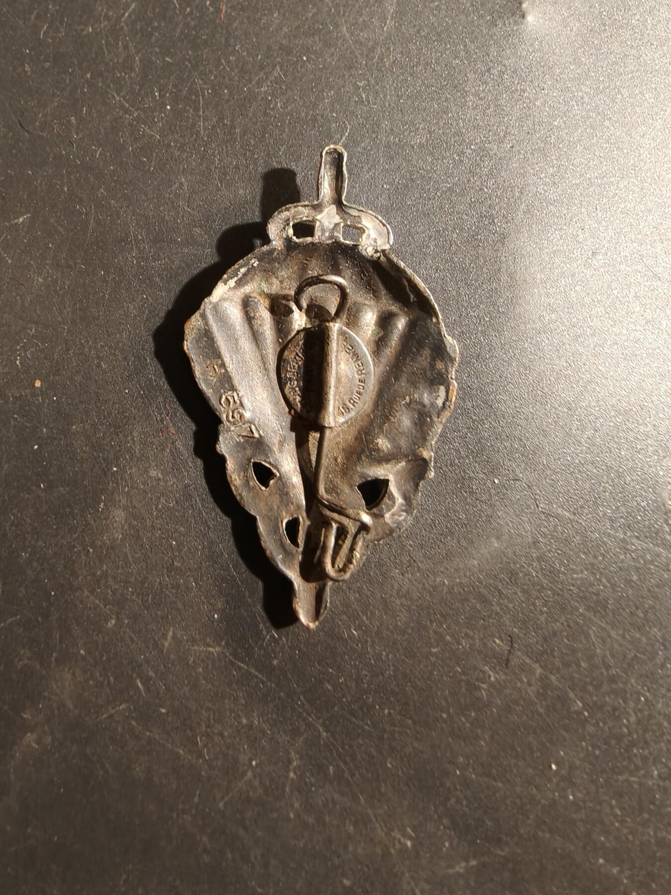 老王徽章第177期 法国陆军预备役伞降证章