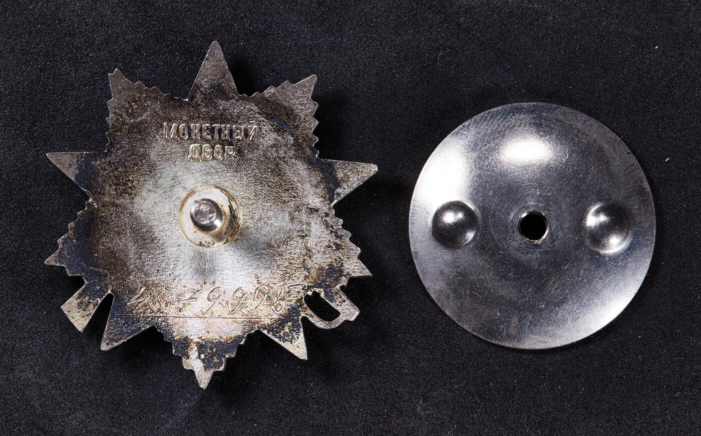 【俄甄集藏】“万象更新、马呈祥瑞”迎新春俄甄精品场-2026年(047)01-21 星期三 晚 19:30 全场包邮 苏联85版二级卫国战争勋章，银质局部镀金珐琅，完美品相，4579995号，台版，五彩包浆，纯银部分重：27.47克