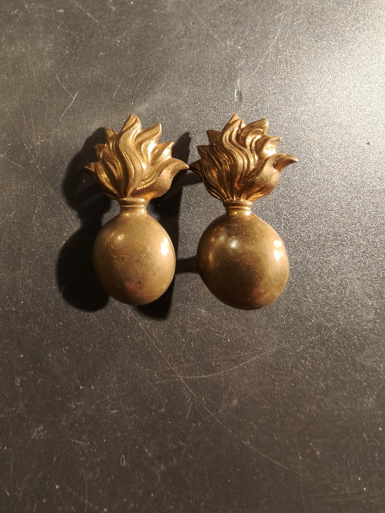 老王徽章第177期 英国皇家掷弹兵卫队领章一组     一战时期