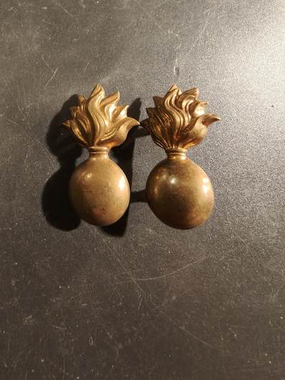 老王徽章第177期 - 英国皇家掷弹兵卫队领章一组     一战时期