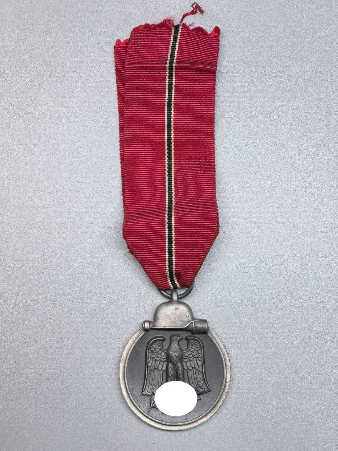 小驴勋章奖章收藏1月17日周六晚六点拍卖（珍爱和平，收藏战争，铭记历史，勿忘国耻，忠党爱国。有偿代拍，送拍规则在简介最后，参拍须阅读规则后再参拍，关系到运费包装发货时效真假辨别等关键信息，拍卖时不再发原图，看大图店主微信码在拍卖店铺介绍里） 得三东线冬季作战奖章，环打10标，好品