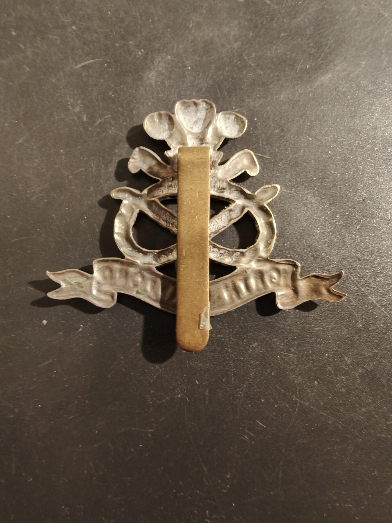 老王徽章第177期 英国北斯塔福德步兵团帽徽    一战时期