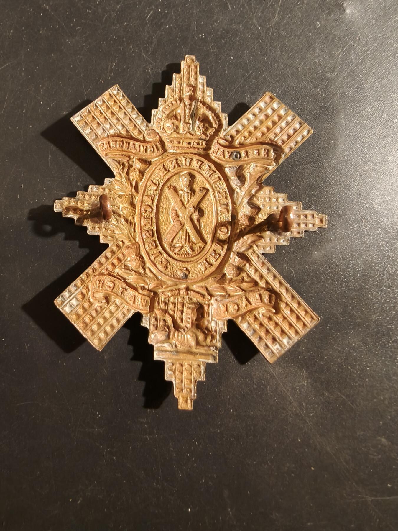 老王徽章第177期 英国皇家高地黑守卫步兵团帽徽      一战时期