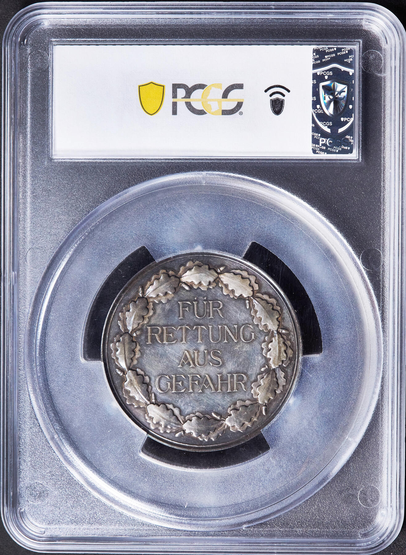 【俄甄集藏】“万象更新、马呈祥瑞”迎新春俄甄精品场-2026年(047)01-21 星期三 晚 19:30 全场包邮 德国第三帝国1933-1945年“危险救援”大银章，PCGS MS62，颁发给在火灾、事故或空袭等险情下实施救援的德国平民，是第三帝国社会荣誉表彰的一类奖章，酱彩老包浆，稀少品种 ，冠军分，直径：48mm