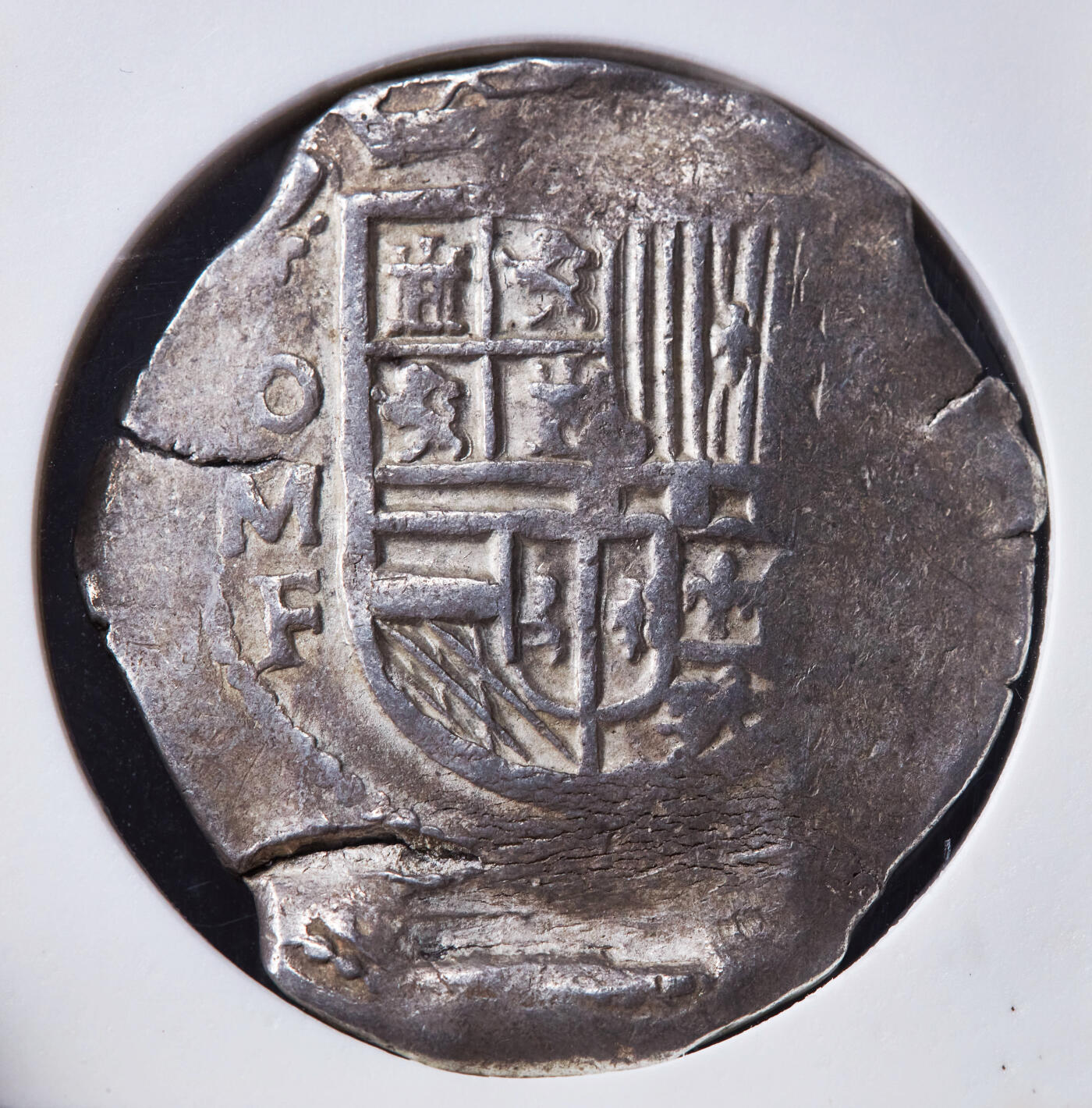 【俄甄集藏】“万象更新、马呈祥瑞”迎新春俄甄精品场-2026年(047)01-21 星期三 晚 19:30 全场包邮 西属墨西哥1607-1616年费利佩三世MOF版8里亚尔COB切割大银币，NGC MS62，黄油彩原光品相，顶级状态，毫无疑问的唯一冠军分数，重27.28克