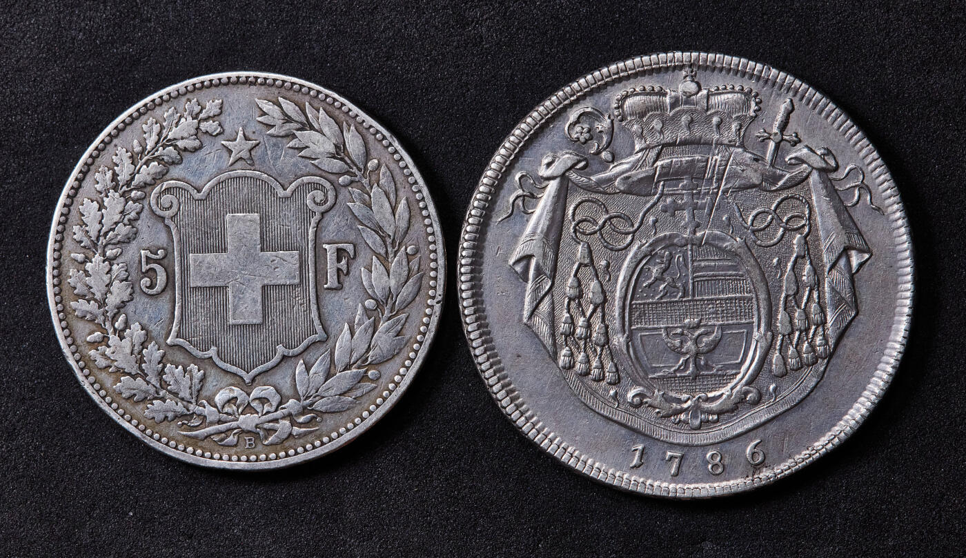 【俄甄集藏】“万象更新、马呈祥瑞”迎新春俄甄精品场-2026年(047)01-21 星期三 晚 19:30 全场包邮 神圣罗马帝国-奥地利萨尔茨堡1786年亲王大主教希罗尼穆斯·冯·科洛雷多1泰勒大银币+瑞士联邦1890年女神B版5法郎大银币，两枚一组，原味包浆