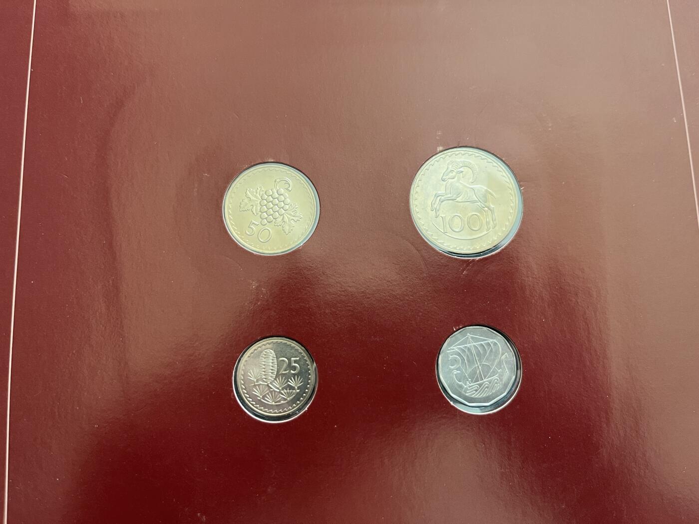 咖啡豆•收藏 2025年Jan_22th世界各国富兰克林套币拍卖 塞浦路斯/圣马利诺-世界各国UNC硬币套币富兰克林包装