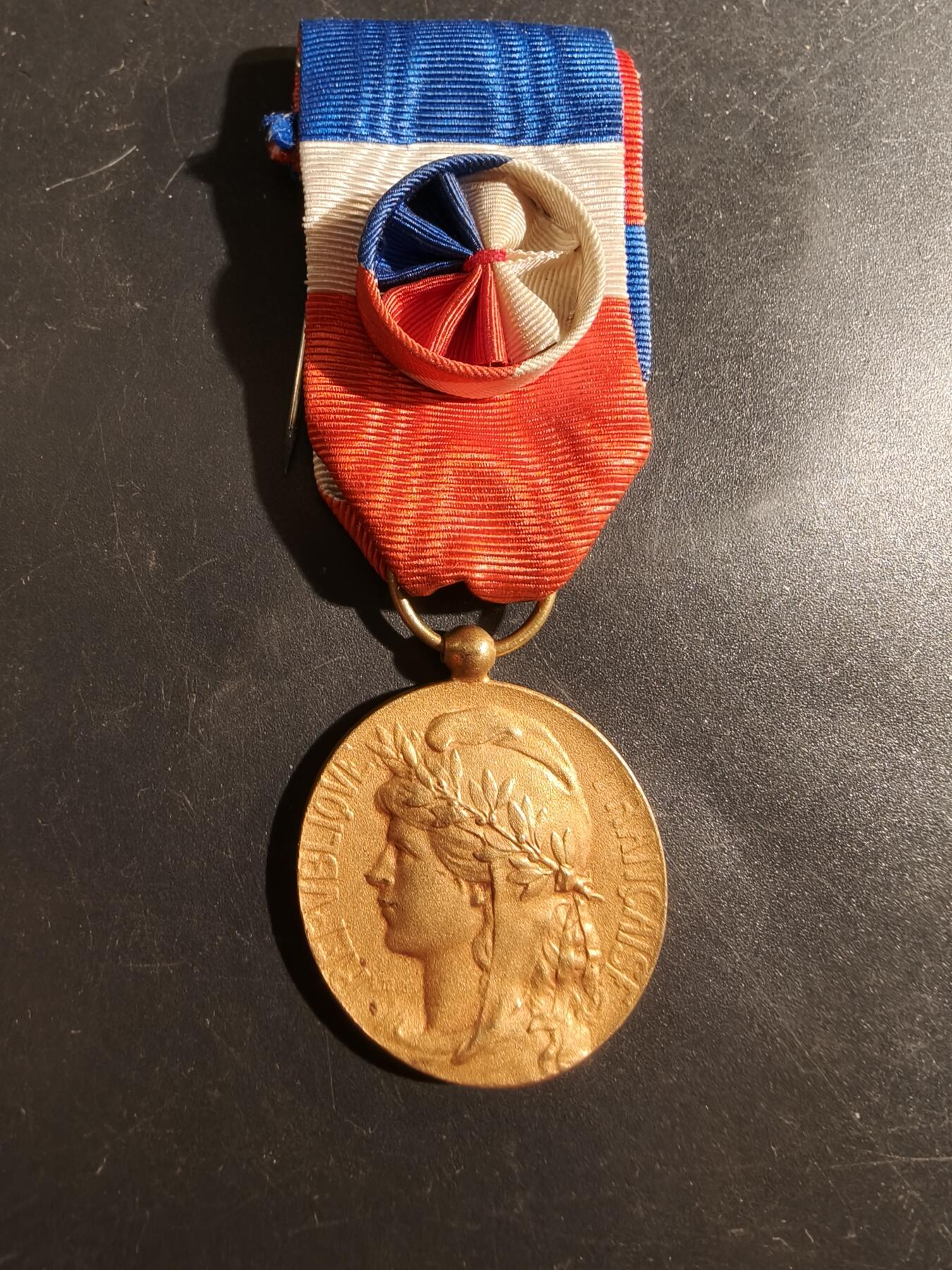 老王徽章第177期 法国金级劳动荣誉奖章    1959年实发   