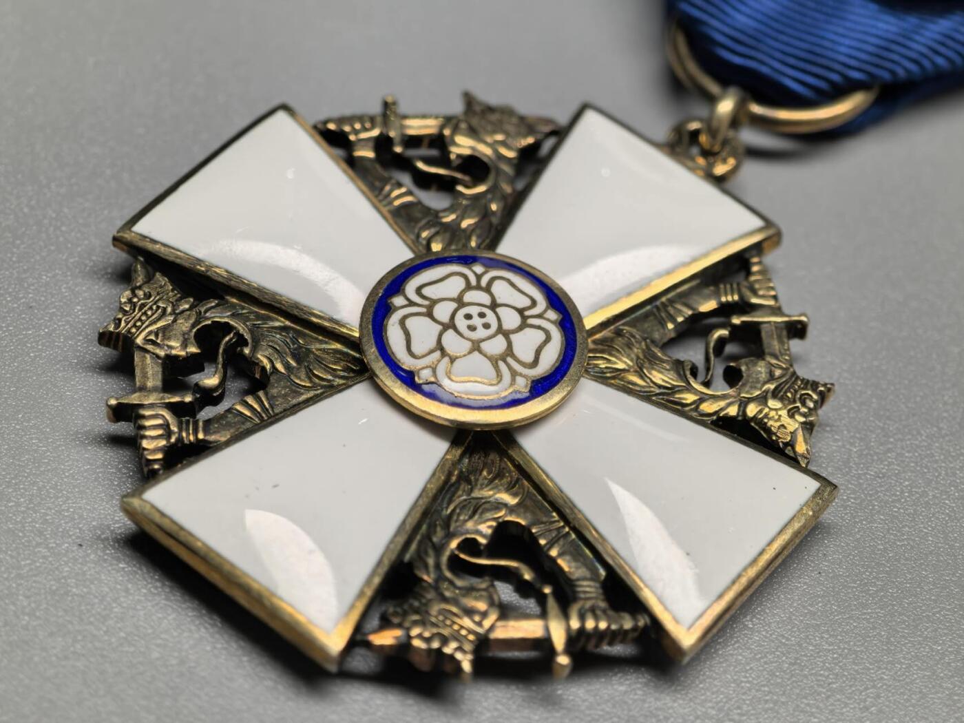 小驴勋章奖章收藏1月17日周六晚六点拍卖（珍爱和平，收藏战争，铭记历史，勿忘国耻，忠党爱国。有偿代拍，送拍规则在简介最后，参拍须阅读规则后再参拍，关系到运费包装发货时效真假辨别等关键信息，拍卖时不再发原图，看大图店主微信码在拍卖店铺介绍里）