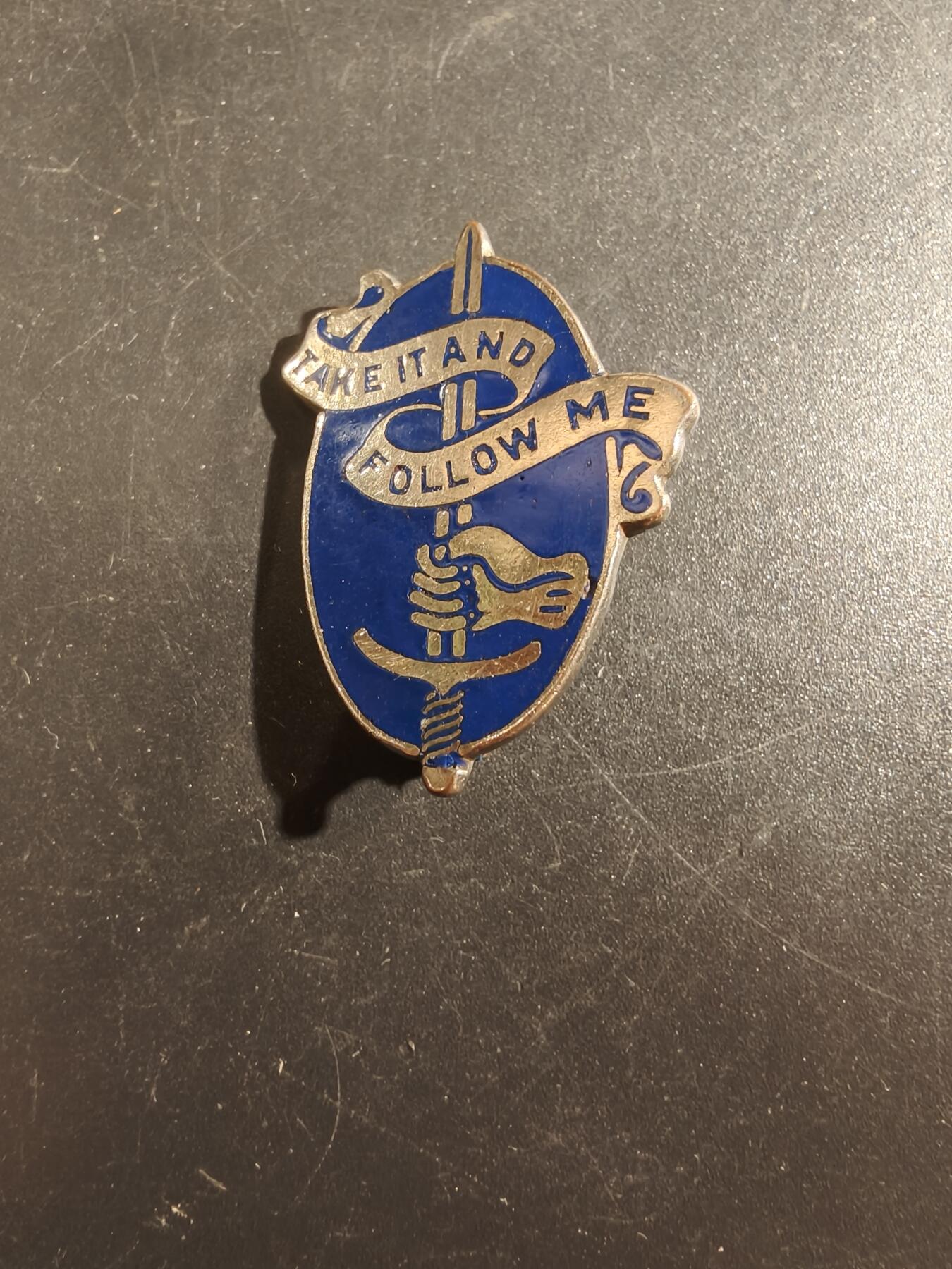 老王徽章第177期 美国陆军本宁堡步兵学校证章    二战时期横针版