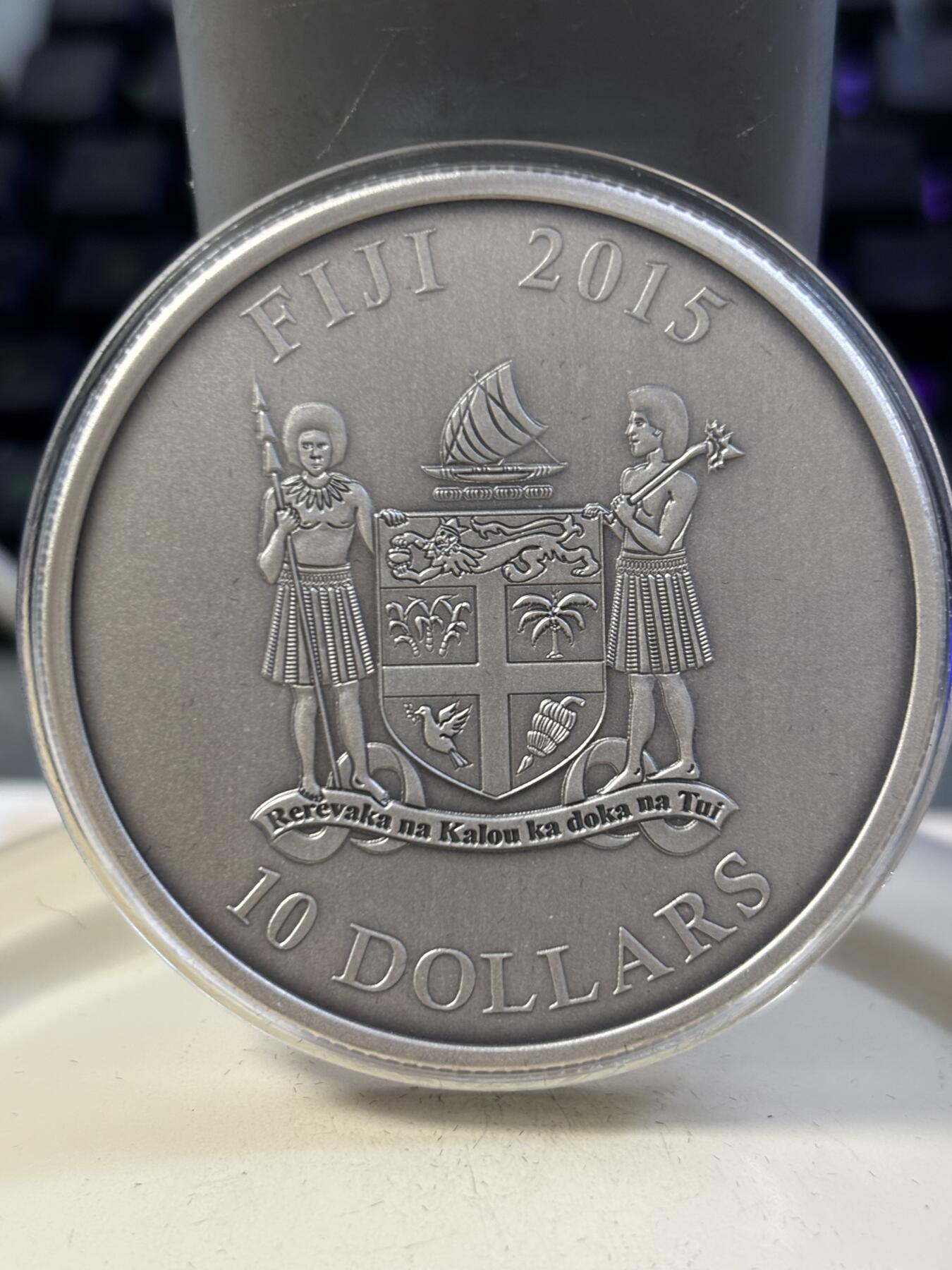 第188期拍卖 斐济2015年珍稀动物长鼻猴2盎司彩色仿古纪念银币，999银，2盎司