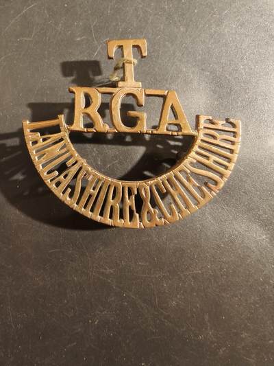 老王徽章第177期 - 兰开夏郡和柴郡皇家炮兵团肩章     一战时期