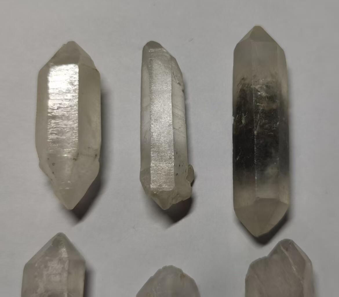 七河·世界币章小拍（总第34期） 藏家出品 X707（5）云贵闪灵水晶原石 周正双尖一组  6 件 