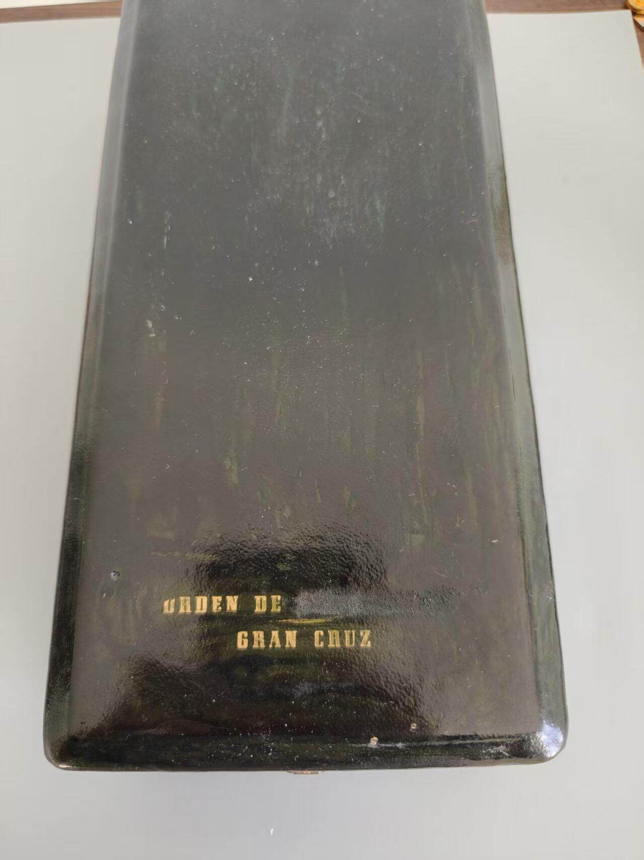 盛世勋华——号角文化勋章邮票专场拍卖第299期 巴拿马大十字级瓦斯科·努涅斯·德·巴尔博亚勋章 900银制 带原盒 早期版本带Fibo Ltda, Bogota厂标 带900银标，Fibo Ltda是哥伦比亚波哥大知名首饰/勋章制作门店，主营贵金属饰品、官方勋章或纪念章的设计与生产