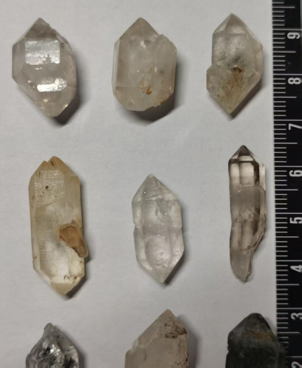 七河·世界币章小拍（总第34期） 藏家出品X715（3）云贵闪灵水晶原石 一组共9件