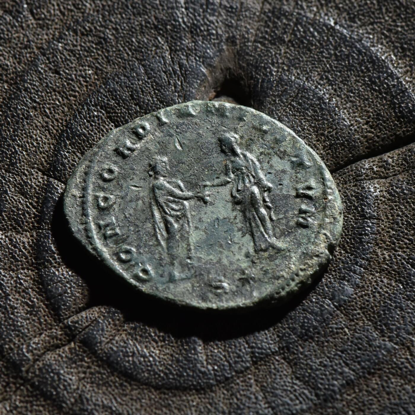 【良泉】【春节前最后一场】2月5日晚19.30点开拍！208组，本场结束后预存钱币的朋友请告知，将连同本场拍品一起邮寄，预祝诸位春节愉快！ 【藏家出品B】罗马帝国 公元270-275年 世界光复者奥勒良 安东尼安洗银币  ，3.24克