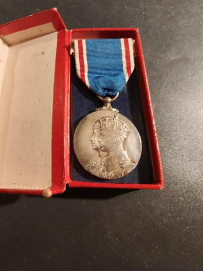 老王徽章第177期 - 英国乔治六世国王加冕纪念章   925银   30g    原盒