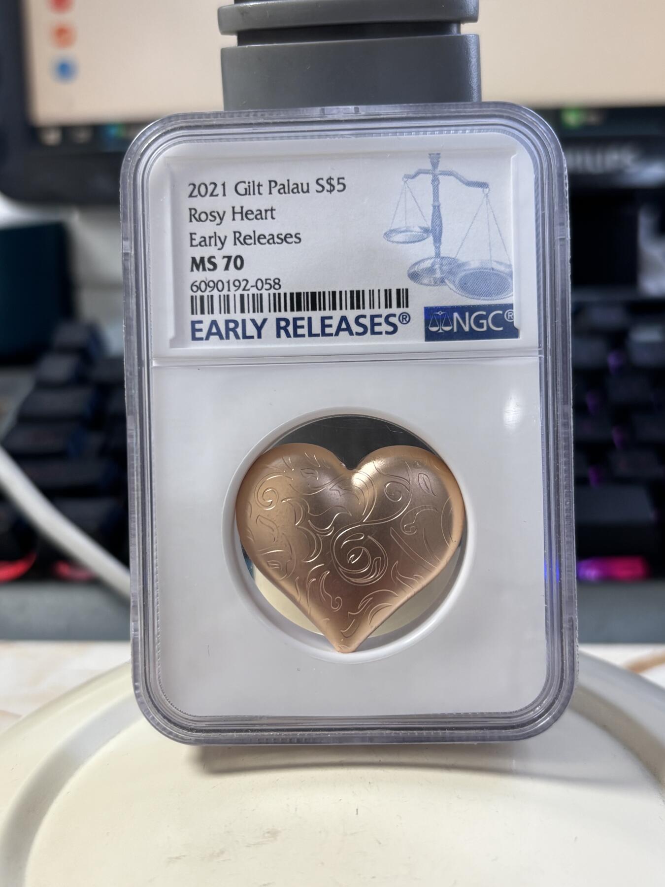 第188期拍卖 帕劳2021年情人节心形玫瑰金纪念银币NGC-MS70首无盒无证书，999银镀金，发行999枚
