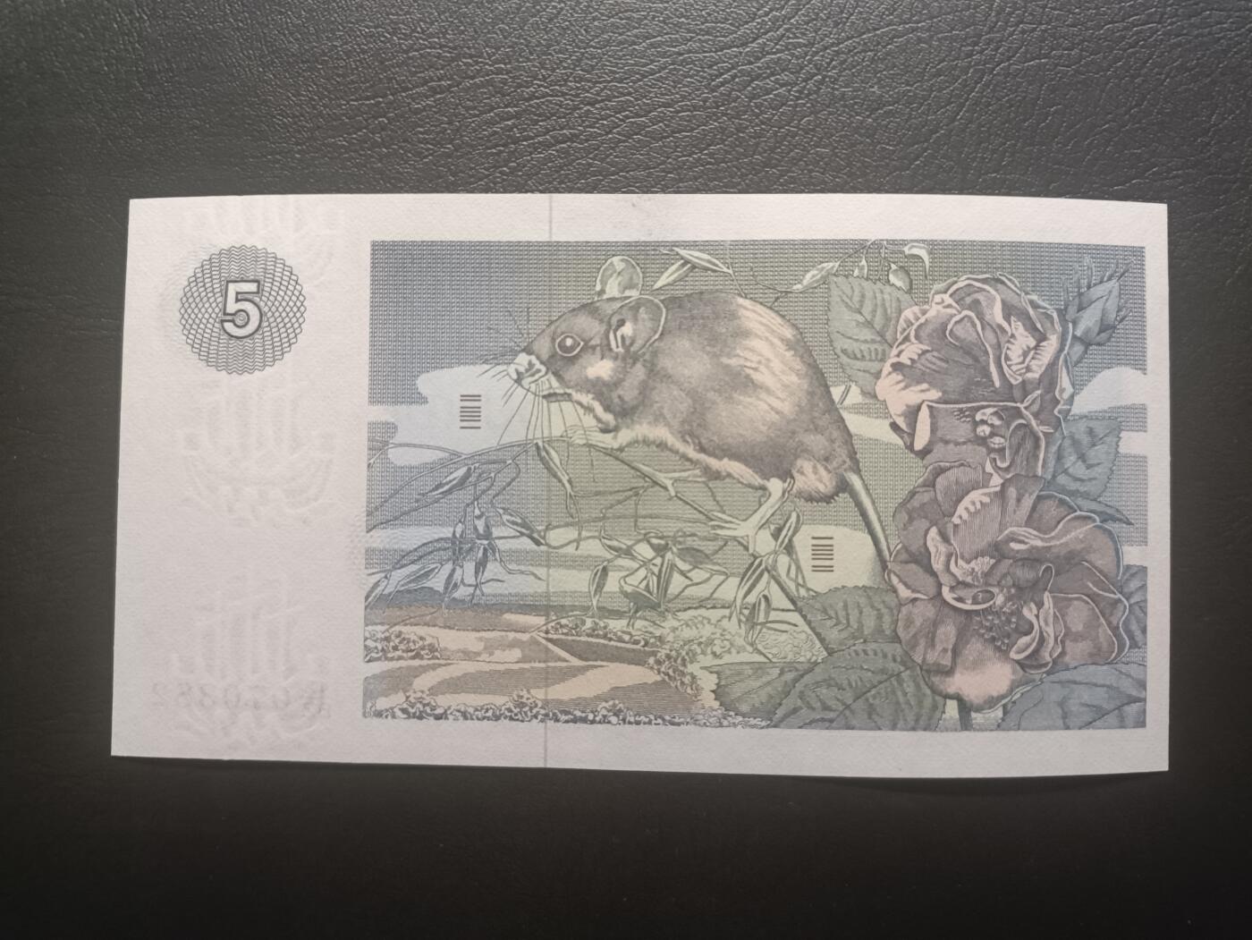 2026一月第三期，总213期 苏格兰克莱斯戴勒1976年5镑UNC，诗人伯恩斯和他诗歌意境中的田鼠，少见早期年份