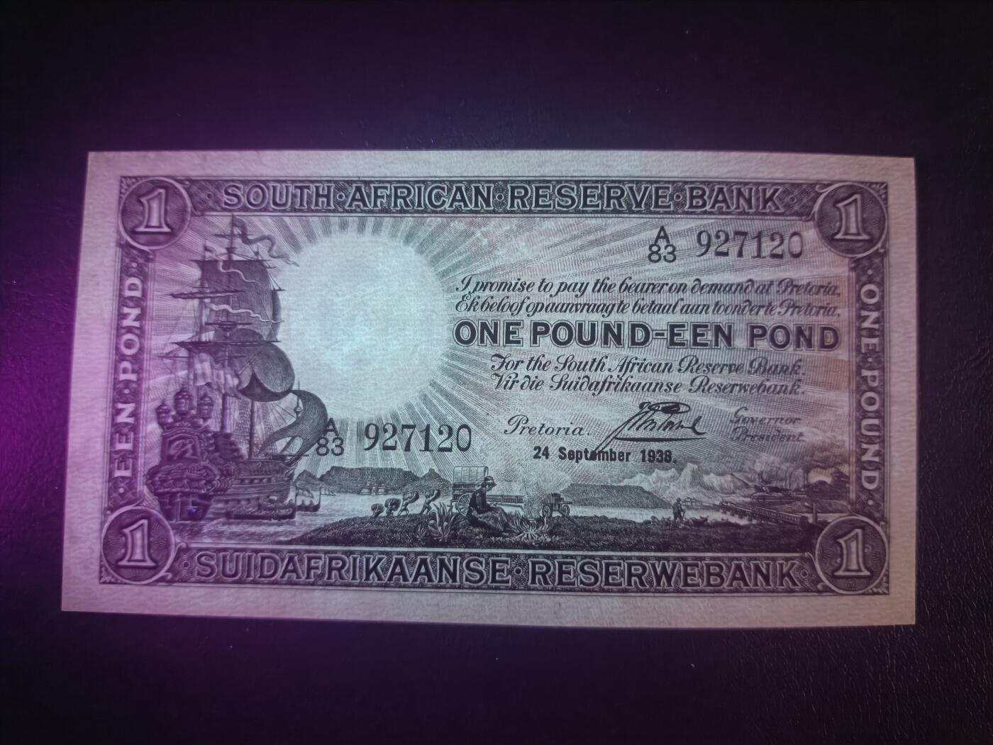 2026一月第三期，总213期 南非1938年1镑AUNC英文在上版本，稀有的二战前发行年份，布尔人发展元素的帆船牛车和国徽