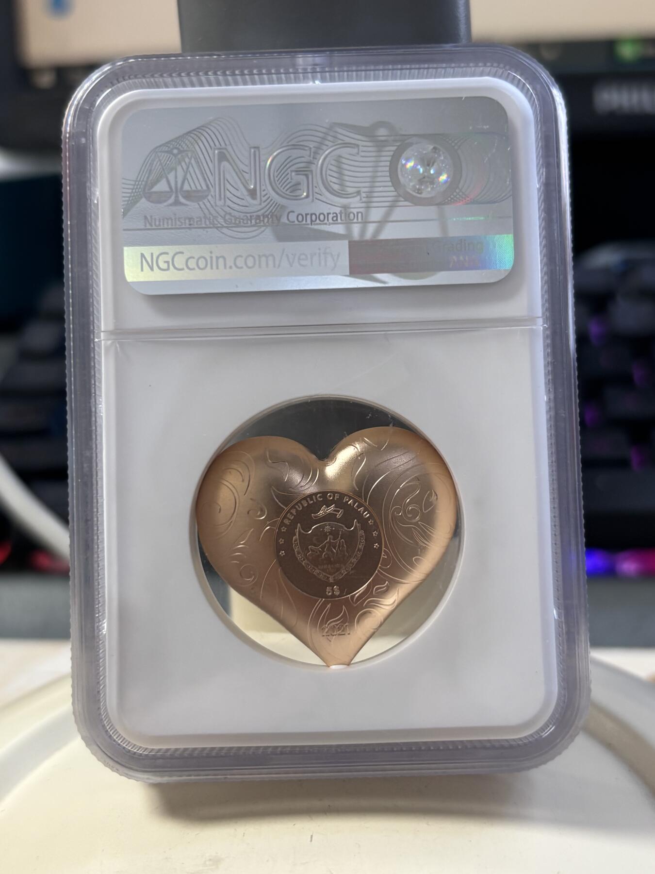 第188期拍卖 帕劳2021年情人节心形玫瑰金纪念银币NGC-MS70首无盒无证书，999银镀金，发行999枚