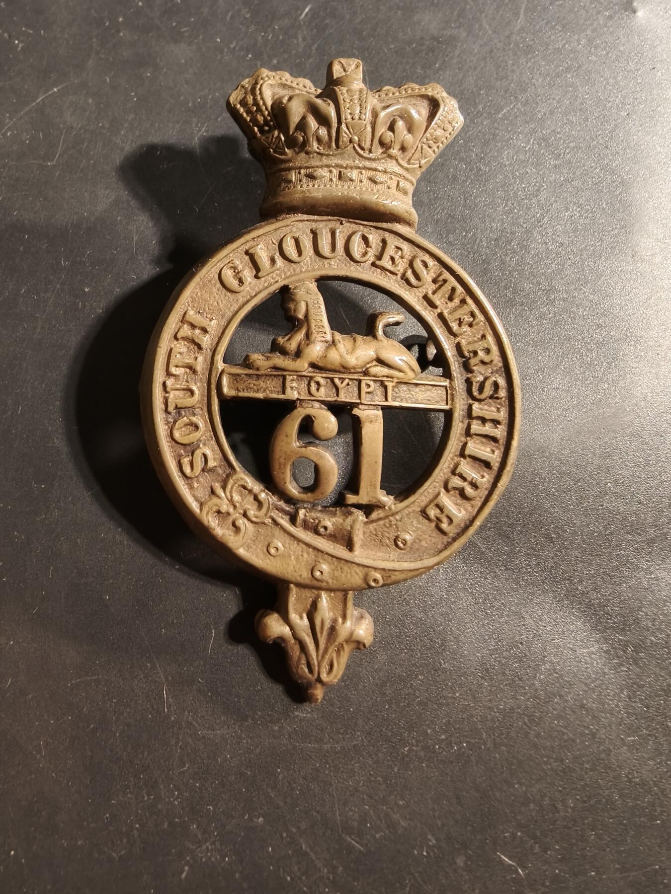 老王徽章第177期 英国陆军第61步兵团帽徽    维多利亚女王时期