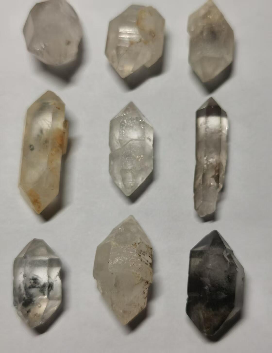 七河·世界币章小拍（总第34期） 藏家出品X715（3）云贵闪灵水晶原石 一组共9件