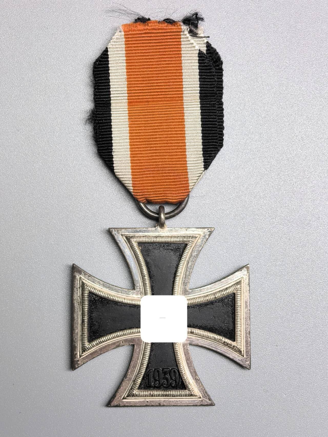 小驴勋章奖章收藏1月17日周六晚六点拍卖（珍爱和平，收藏战争，铭记历史，勿忘国耻，忠党爱国。有偿代拍，送拍规则在简介最后，参拍须阅读规则后再参拍，关系到运费包装发货时效真假辨别等关键信息，拍卖时不再发原图，看大图店主微信码在拍卖店铺介绍里） 德三ek2，环打100厂标