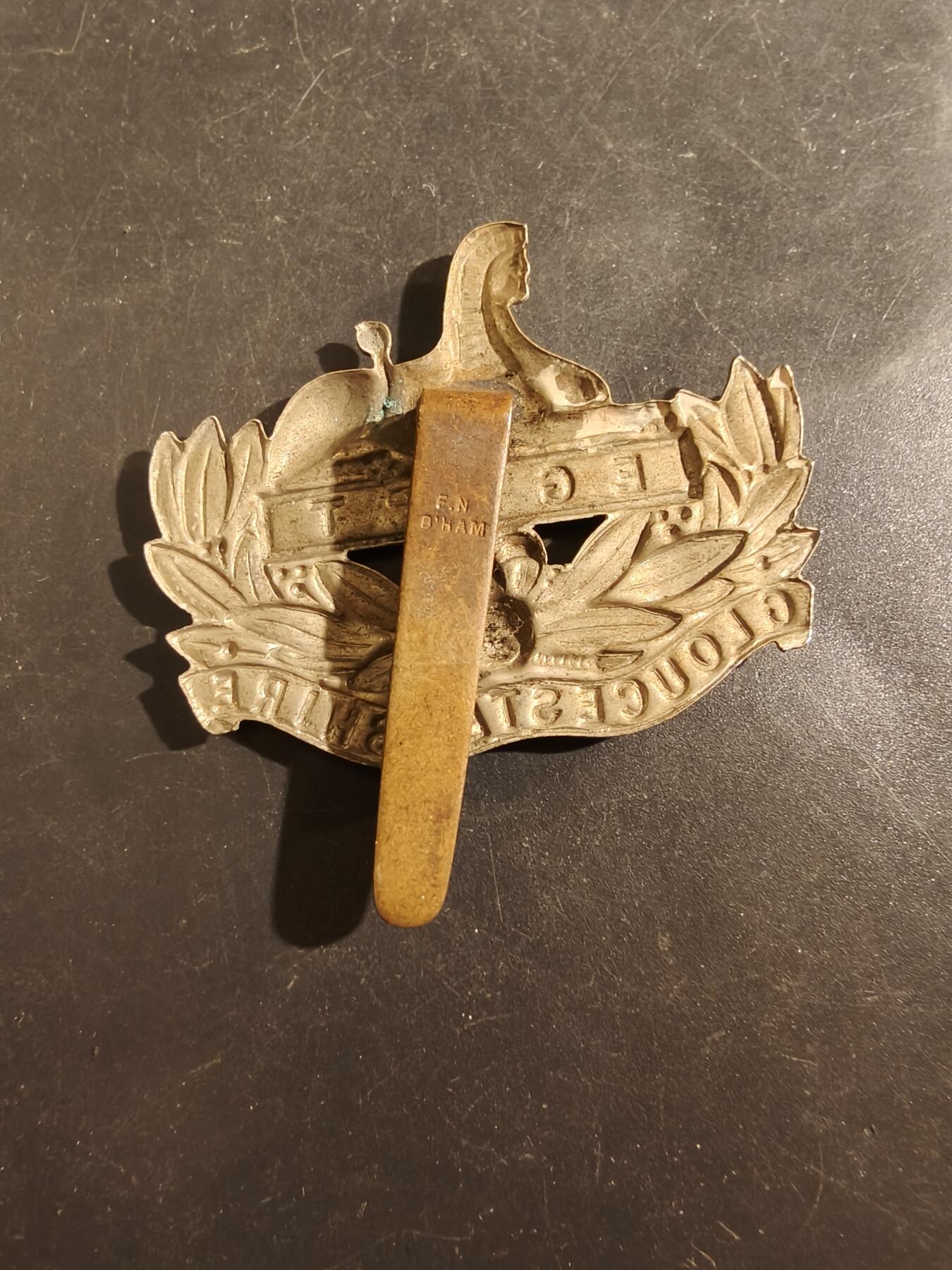 老王徽章第177期 英国格洛斯特步兵团帽徽    一战时期