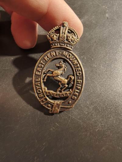 老王徽章第177期 - 英国皇家东肯特骑马步枪队帽徽     一战时期