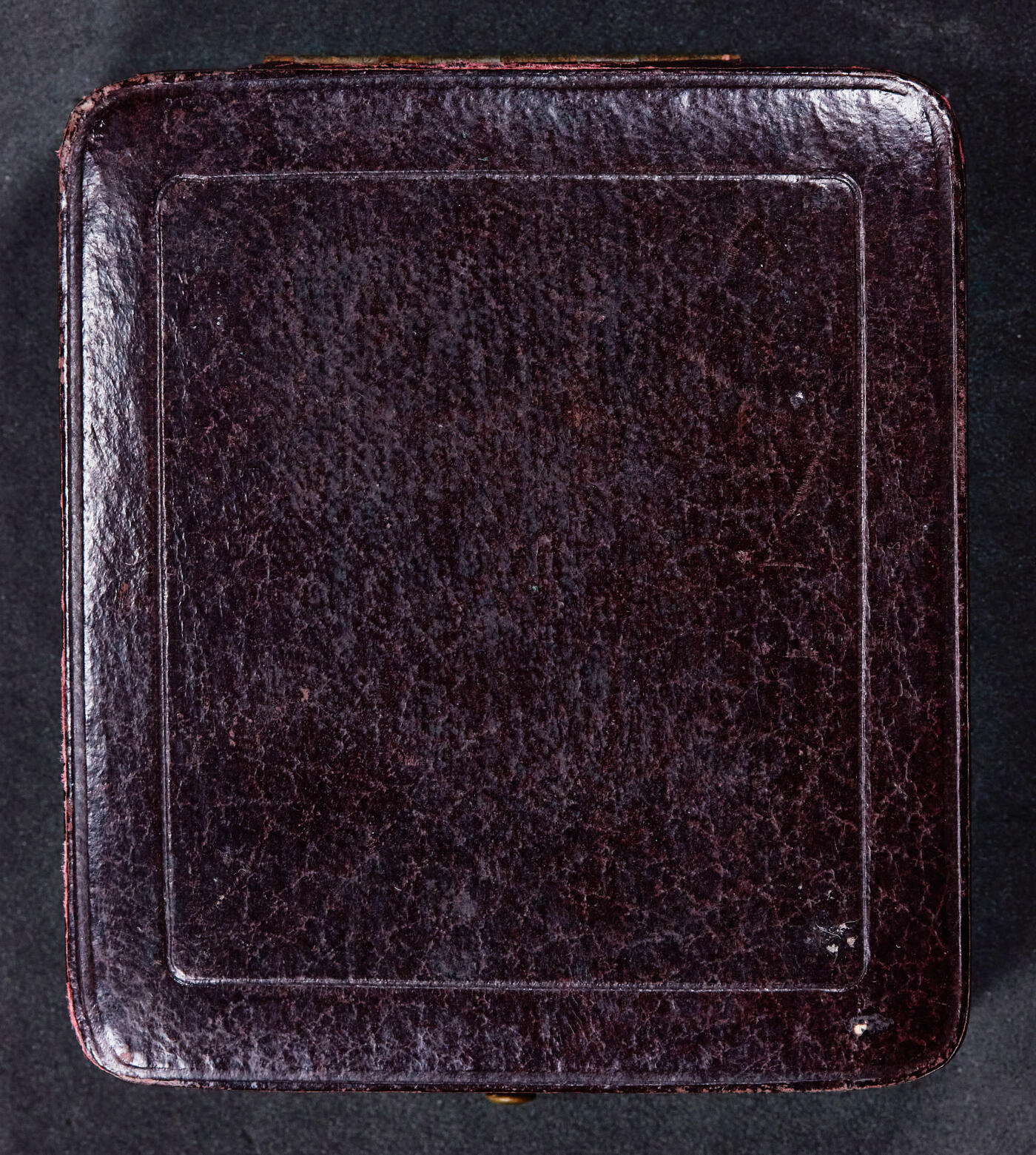 【俄甄集藏】“万象更新、马呈祥瑞”迎新春俄甄精品场-2026年(047)01-21 星期三 晚 19:30 全场包邮 法国1914年吉耶讷-加斯科涅犬类协会镀金大银章，原盒，直径：45mm，克重：45.42克，金水足，设计精美，丰饶角铭