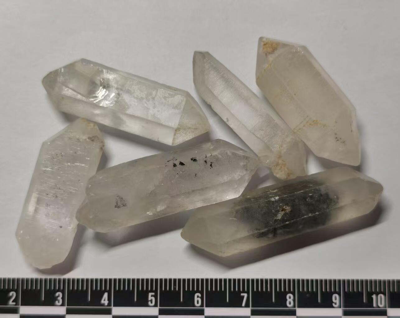 七河·世界币章小拍（总第34期） 藏家出品 X707（5）云贵闪灵水晶原石 周正双尖一组  6 件 