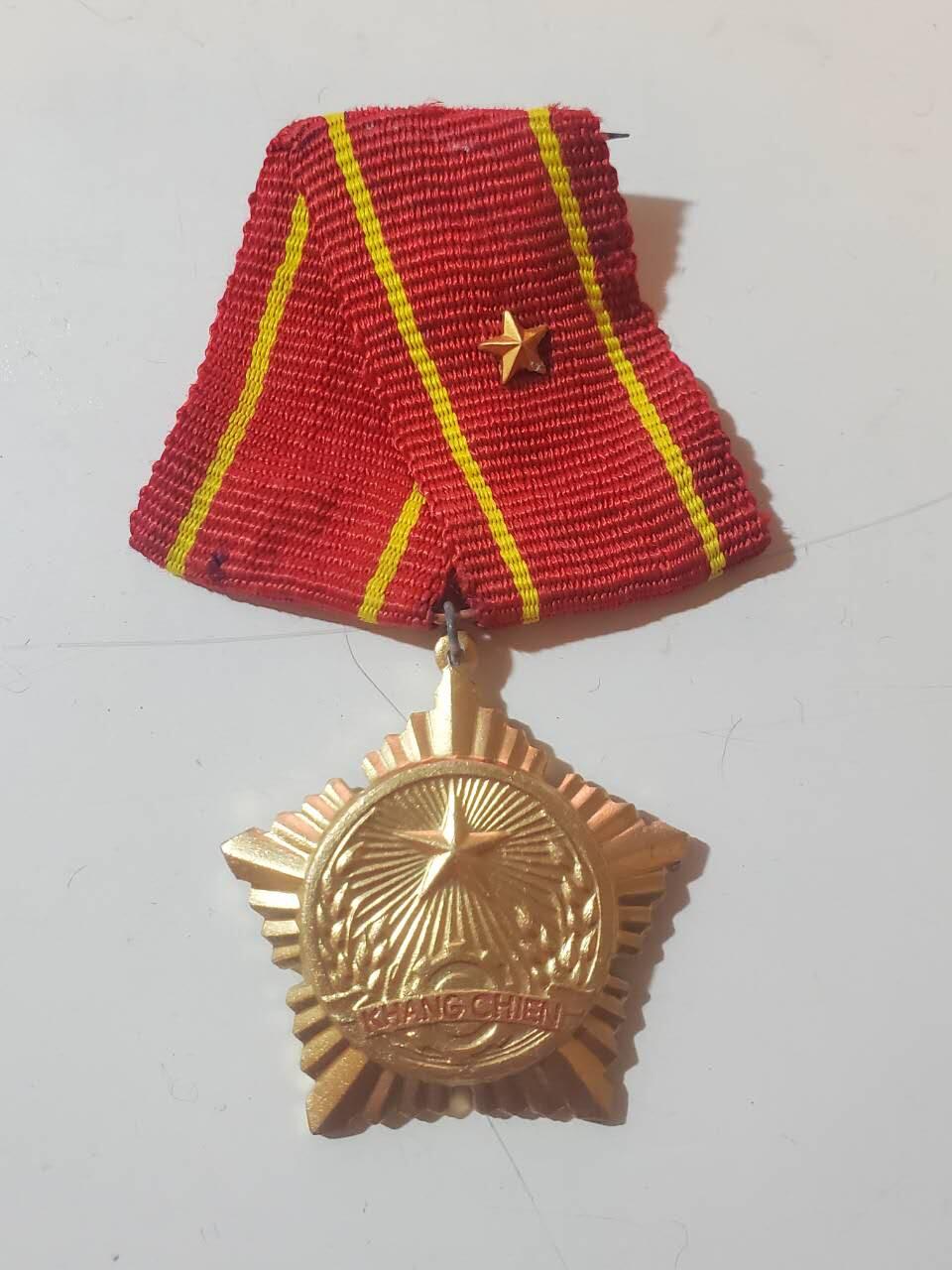 韵星假日拍卖第三十七期 -- Rimey Holidays Auction 37 越南社会主义共和国三级抗战勋章 越中战争早期版本