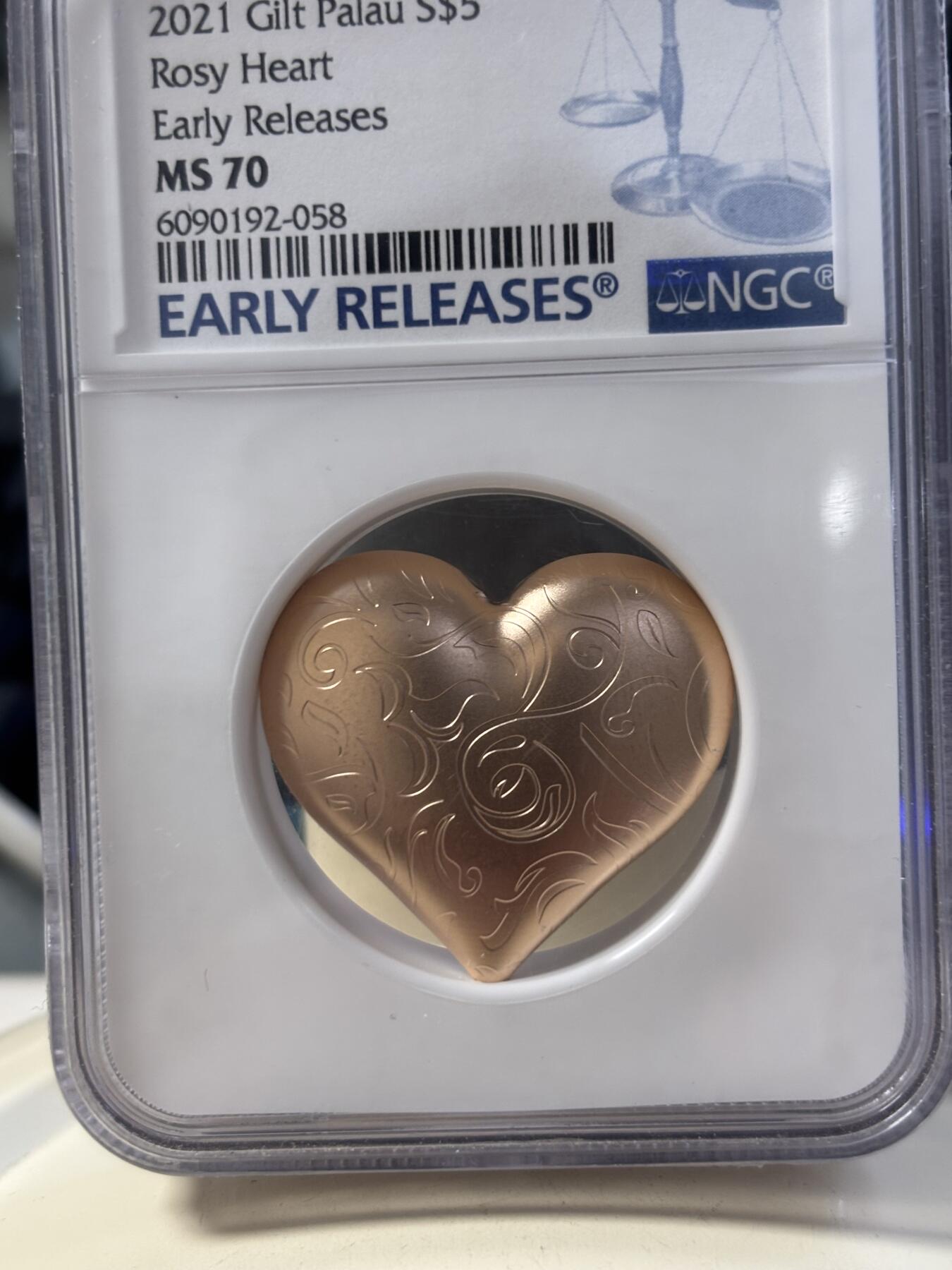 第188期拍卖 帕劳2021年情人节心形玫瑰金纪念银币NGC-MS70首无盒无证书，999银镀金，发行999枚