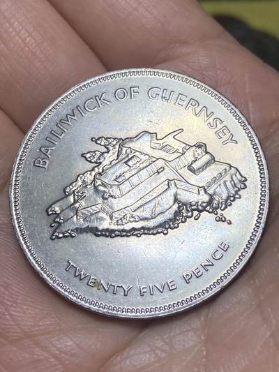 2026年第九场(总第一百七十八场）外国好品散币场(免佣金) - 好品–英属根西岛🇬🇬1977年25便士克朗型大币(伊丽莎白二世登基25周年银禧纪念币)