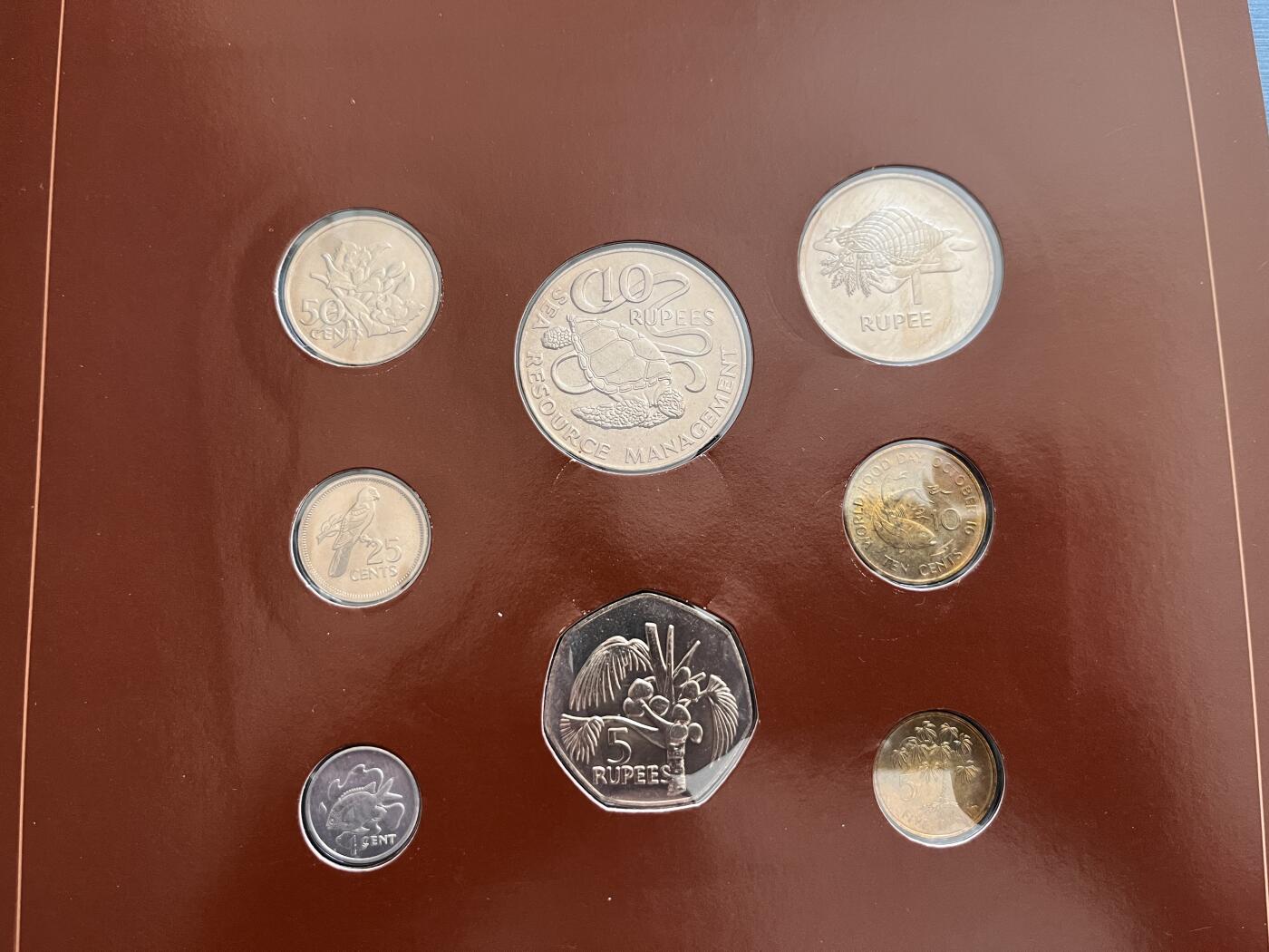 咖啡豆•收藏 2025年Jan_22th世界各国富兰克林套币拍卖 以色列/塞舌尔-世界各国UNC硬币套币富兰克林包装