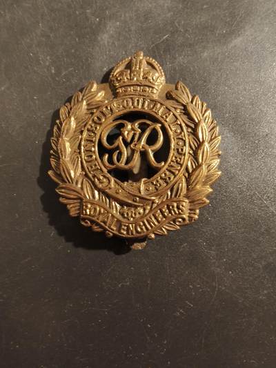 老王徽章第177期 - 英国皇家工兵团帽徽    二战时期