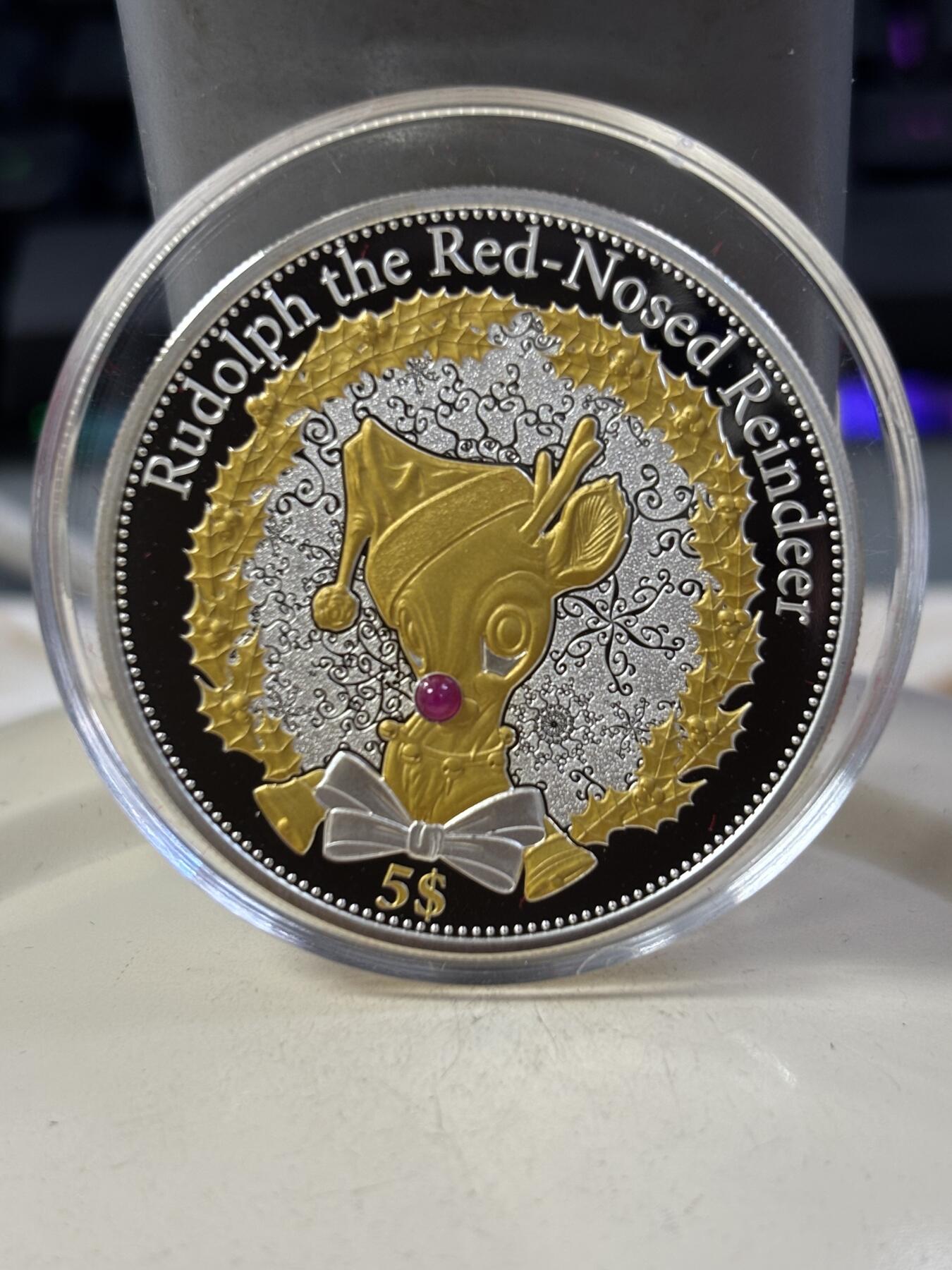 第188期拍卖 基里巴斯2015年圣诞红鼻子驯鹿鲁道夫镶水晶银币，，925银，20克，发行5000枚