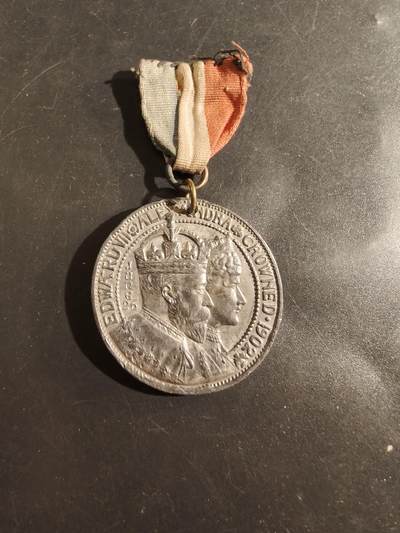 老王徽章第177期 - 英国爱德华七世国王加冕纪念章