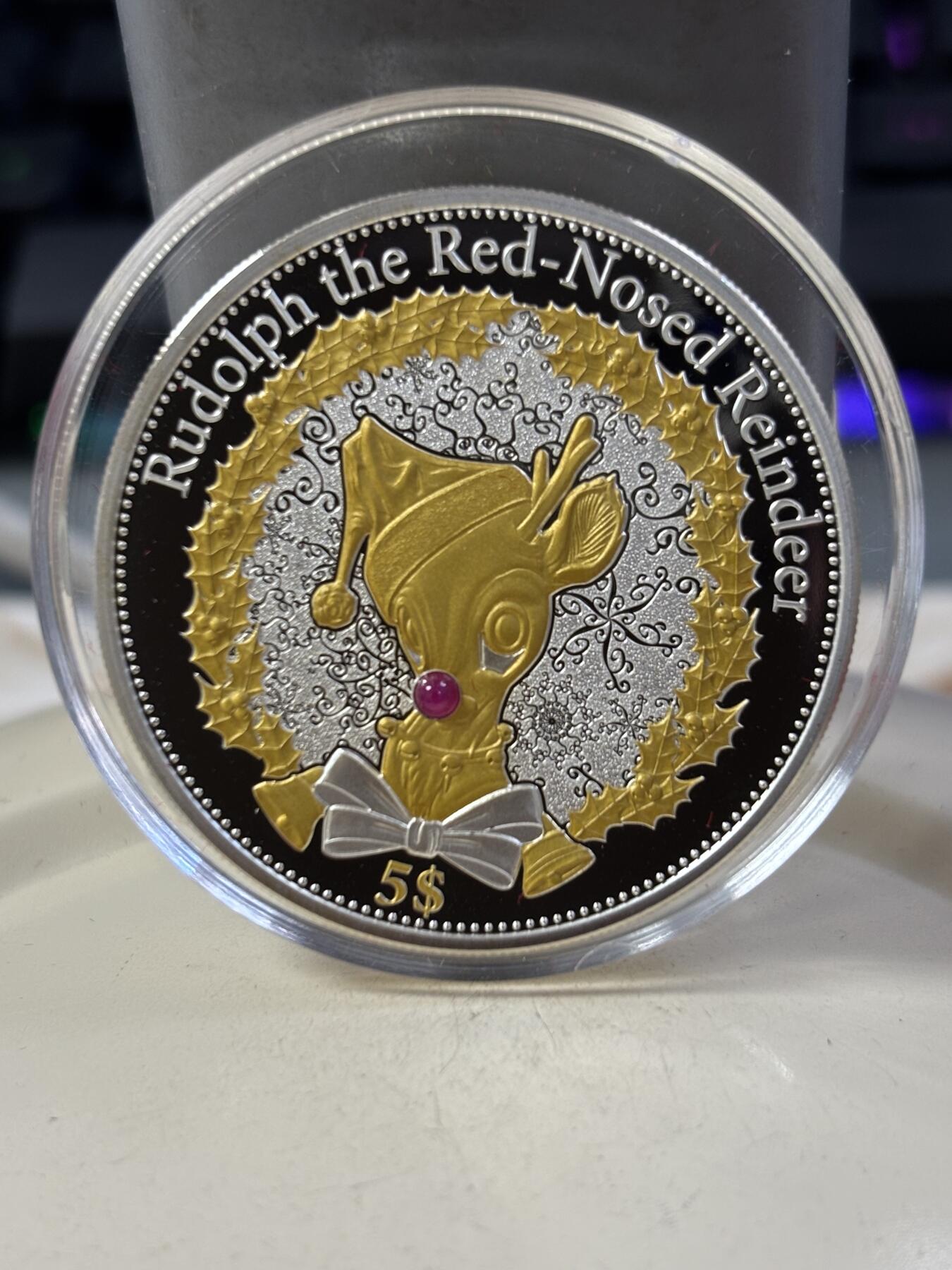 第188期拍卖 基里巴斯2015年圣诞红鼻子驯鹿鲁道夫镶水晶银币，，925银，20克，发行5000枚