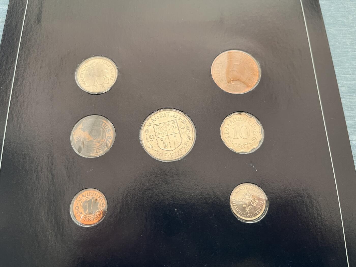 咖啡豆•收藏 2025年Jan_22th世界各国富兰克林套币拍卖 毛里求斯/约旦-世界各国UNC硬币套币富兰克林包装