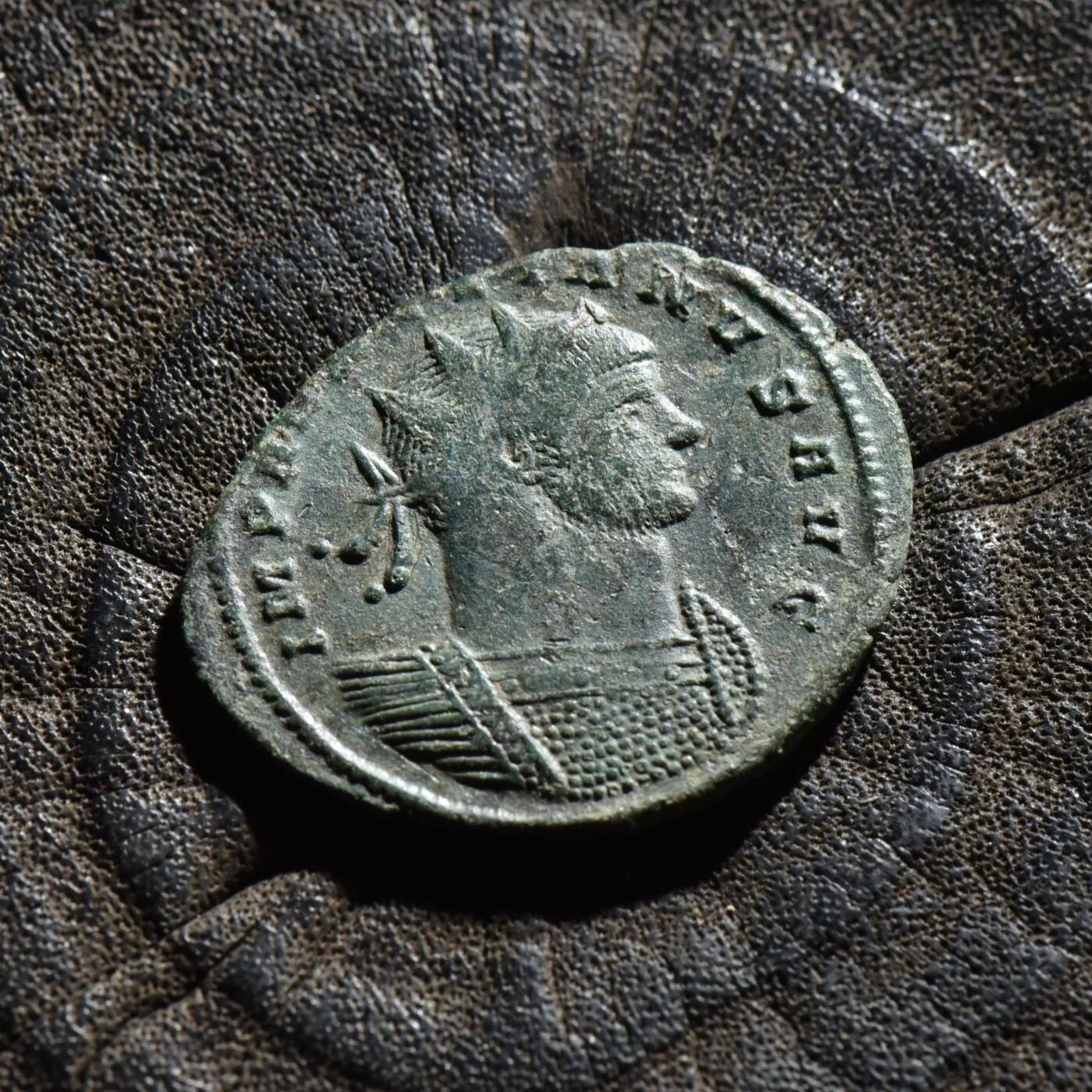 【良泉】【春节前最后一场】2月5日晚19.30点开拍！208组，本场结束后预存钱币的朋友请告知，将连同本场拍品一起邮寄，预祝诸位春节愉快！ 【藏家出品B】罗马帝国 公元270-275年 世界光复者奥勒良 安东尼安洗银币  ，3.24克