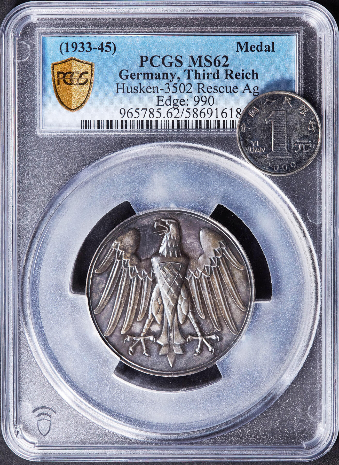【俄甄集藏】“万象更新、马呈祥瑞”迎新春俄甄精品场-2026年(047)01-21 星期三 晚 19:30 全场包邮 德国第三帝国1933-1945年“危险救援”大银章，PCGS MS62，颁发给在火灾、事故或空袭等险情下实施救援的德国平民，是第三帝国社会荣誉表彰的一类奖章，酱彩老包浆，稀少品种 ，冠军分，直径：48mm