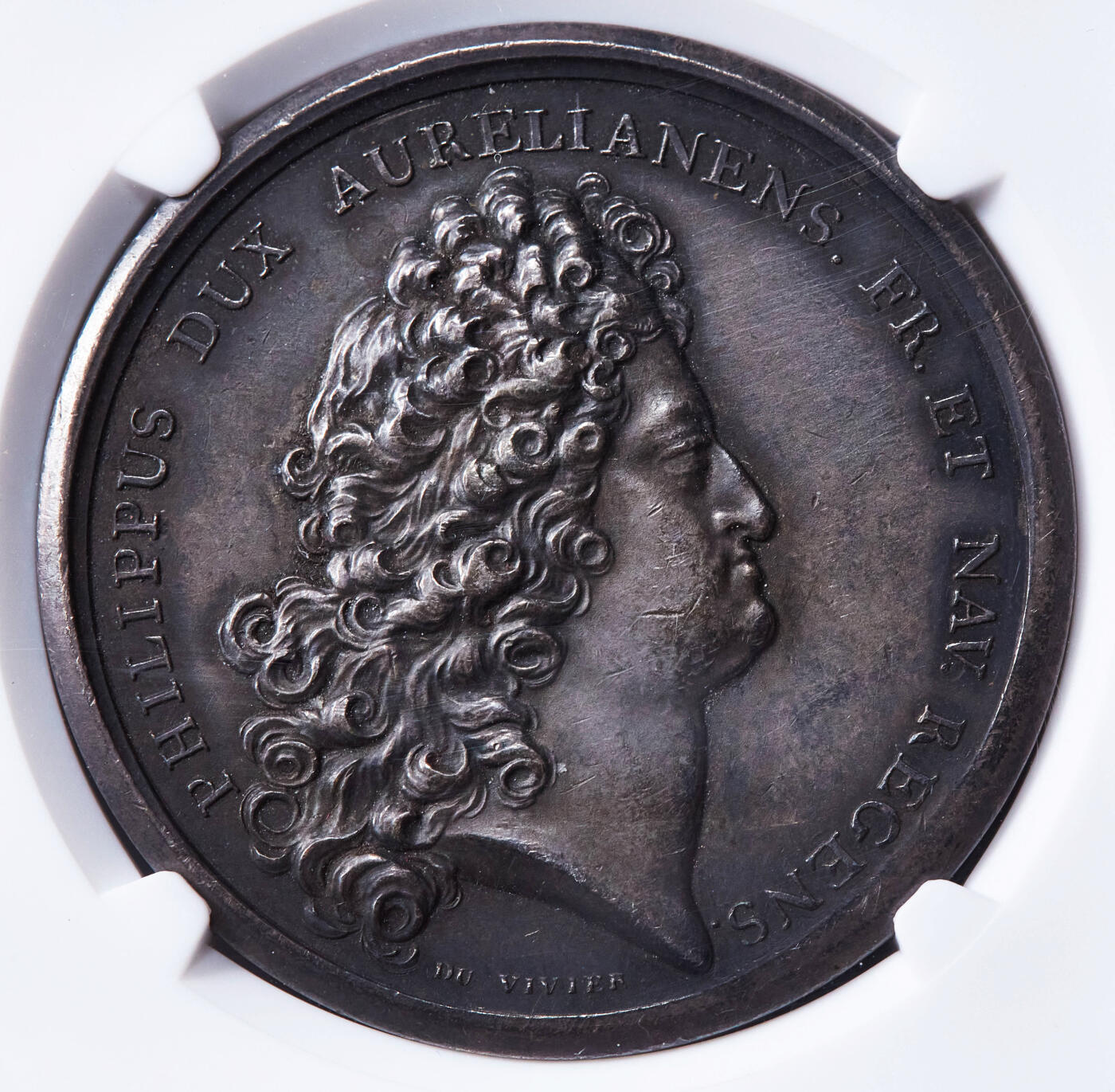 【俄甄集藏】“万象更新、马呈祥瑞”迎新春俄甄精品场-2026年(047)01-21 星期三 晚 19:30 全场包邮 沙俄1717年奥尔良公爵菲利普二世头像纪念沙皇彼得一世访问巴黎银章，NGC MS61，酱彩包浆，稀有品种