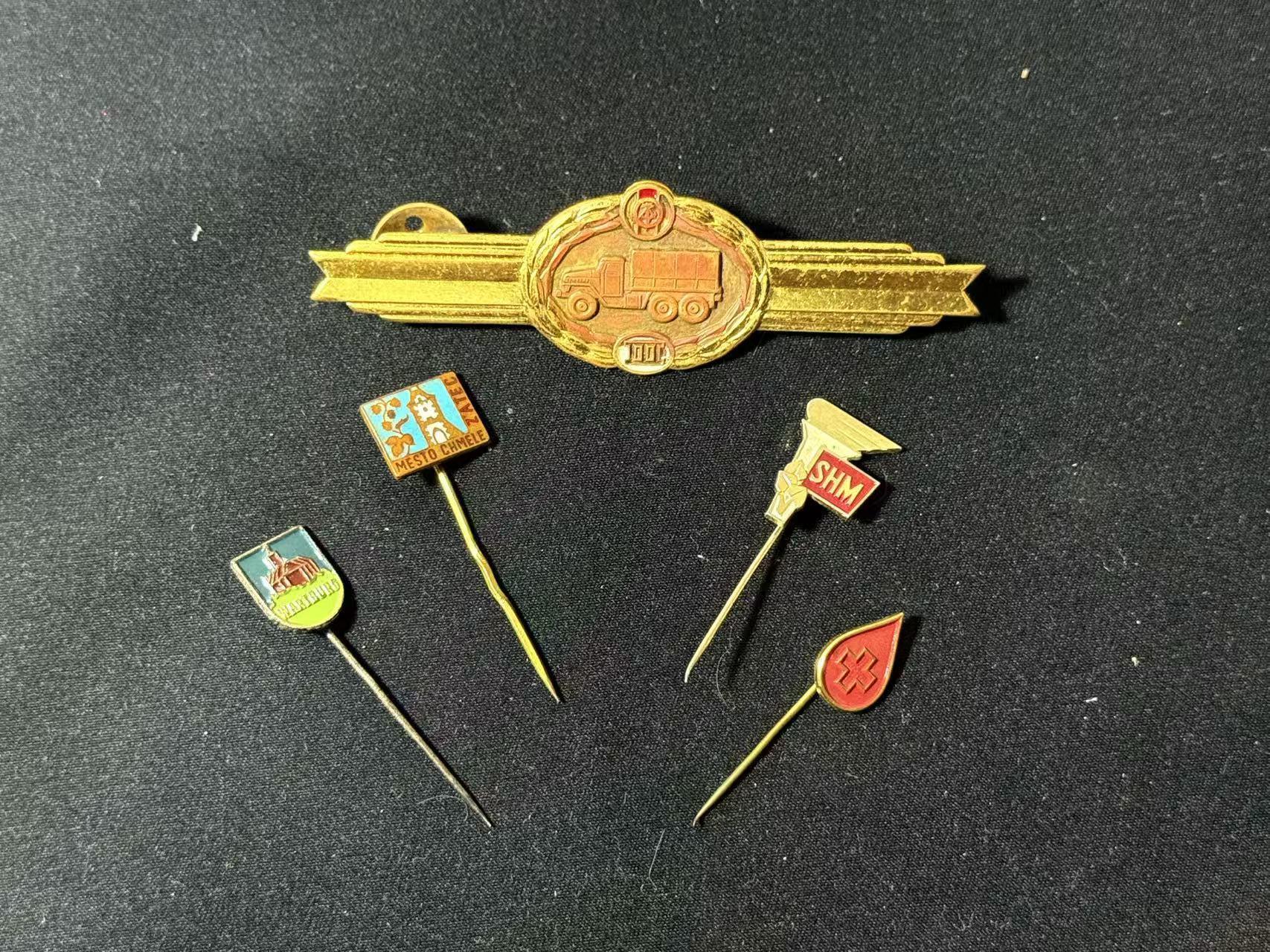 罗岚⭐爱藏⭐甄选专拍第四场-分享拍场赚佣（实体经营） 民主德国勋赏一组（珐琅插针 通讯技能）