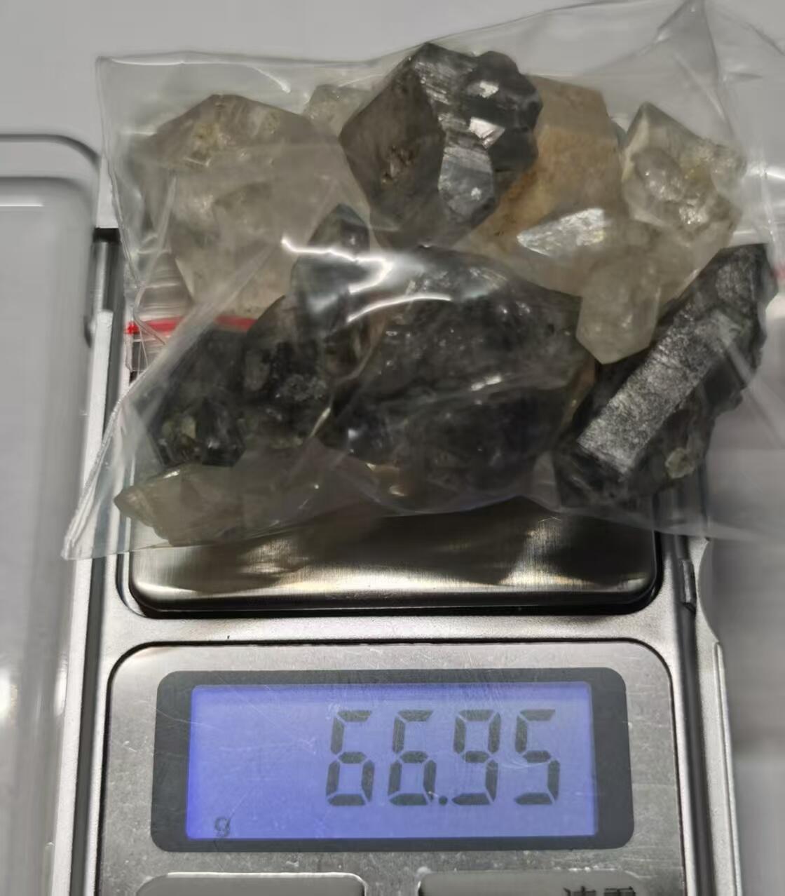 七河·世界币章小拍（总第34期） 藏家出品 X659（7） 有造型的 多品种云贵闪灵水晶 一组15件