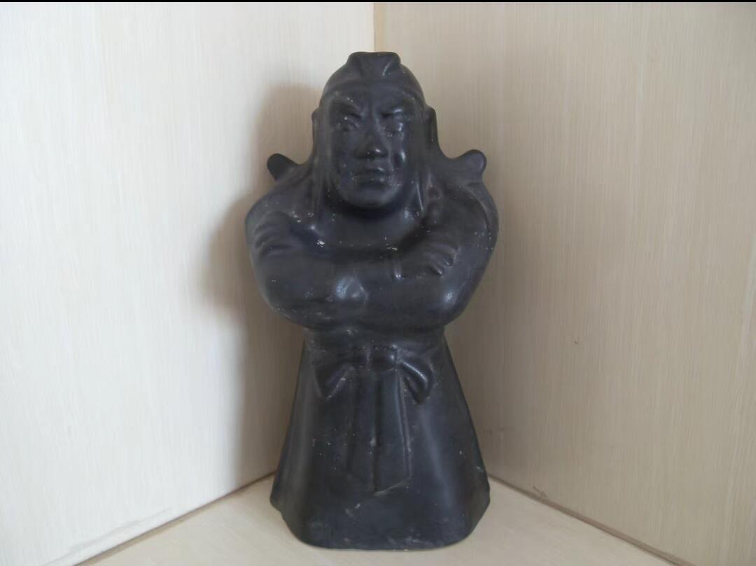 好汉武松造型老酒瓶！！