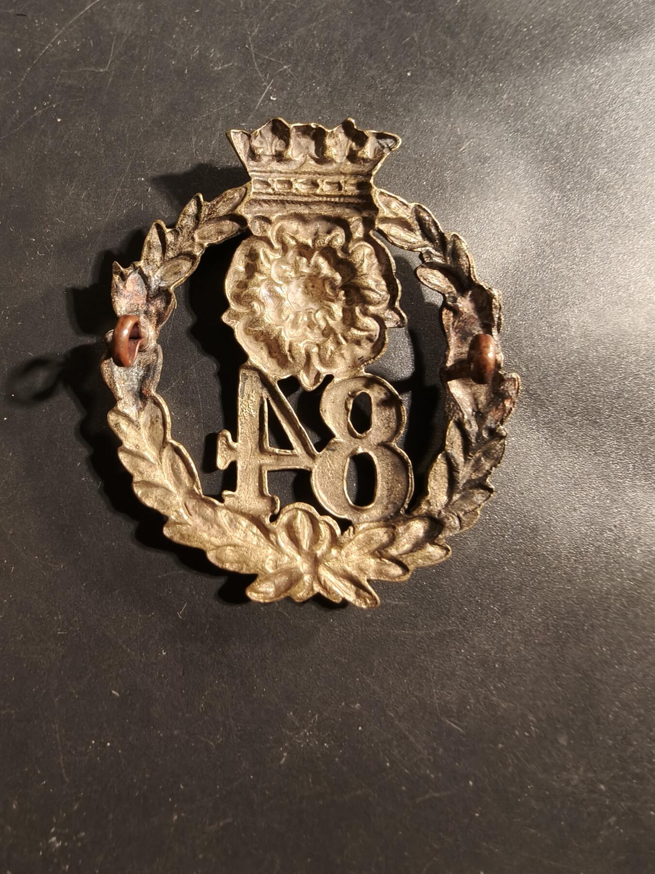 老王徽章第177期 英国陆军第84步兵团帽徽    维多利亚女王时期