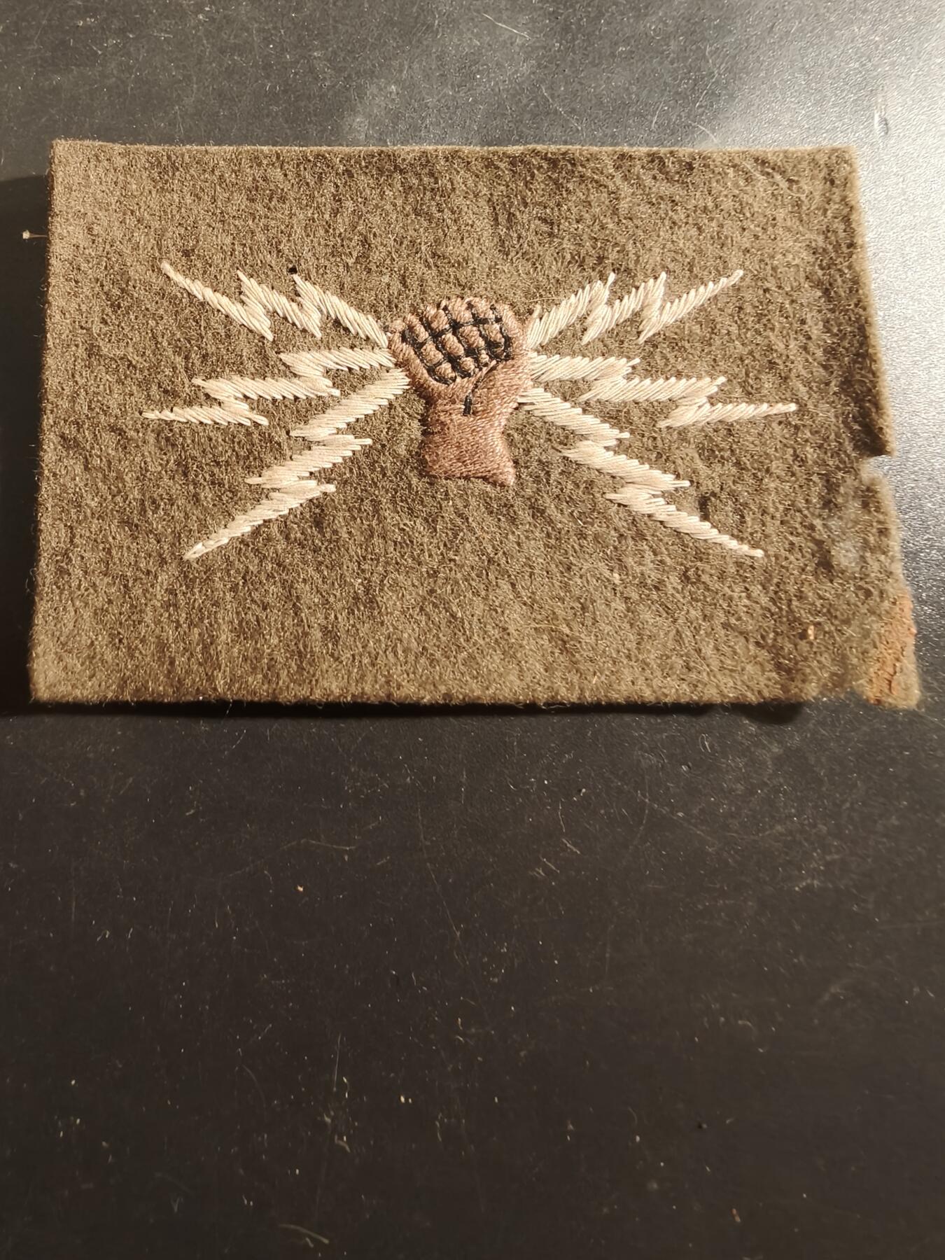 老王徽章第177期 二战英国皇家空军无线电操作员臂章